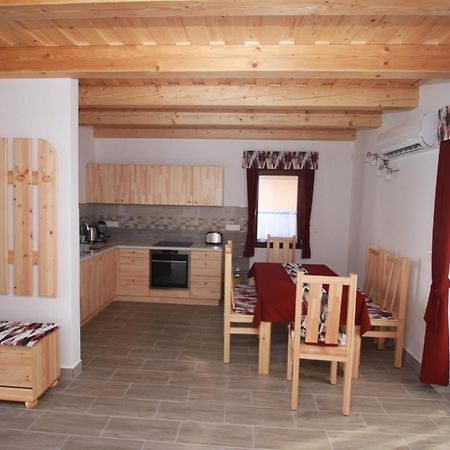 Boni Apartmanok Hegyko Luaran gambar