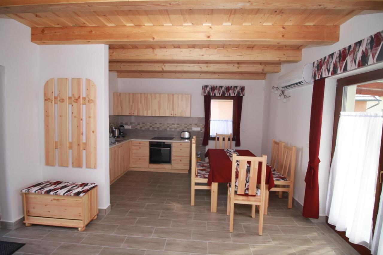 Boni Apartmanok Hegyko Luaran gambar